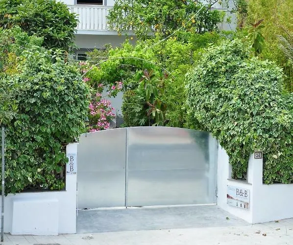 Les & 圣特雷莎加卢拉