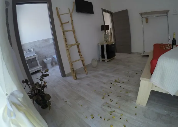 Les & 圣特雷莎加卢拉