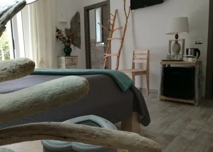 Les & 圣特雷莎加卢拉